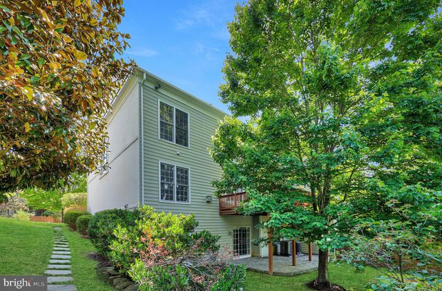 5276 WINTER VIEW DR, Alexandria, VA 22312