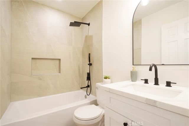 5500 Ackerfield Avenue 105, Long Beach, CA 90805