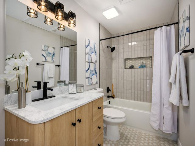 1159 Harbor Court 1159, Glendale Heights, IL 60139