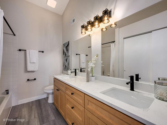 1159 Harbor Court 1159, Glendale Heights, IL 60139