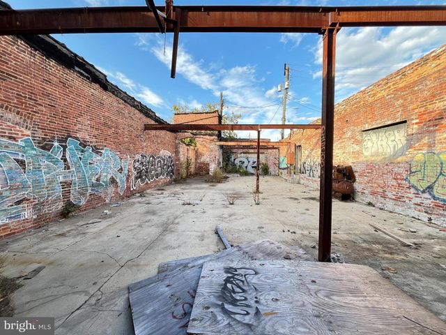 1301 N WOLFE ST, Baltimore, MD 21213