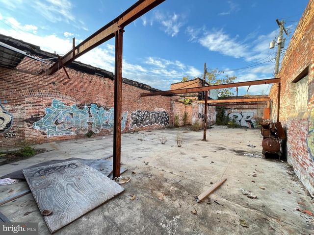 1301 N WOLFE ST, Baltimore, MD 21213