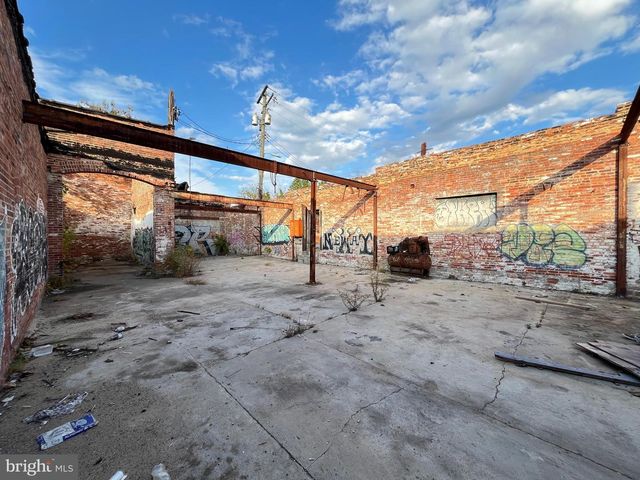 1301 N WOLFE ST, Baltimore, MD 21213