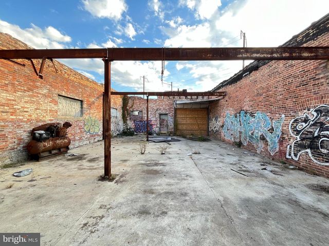 1301 N WOLFE ST, Baltimore, MD 21213