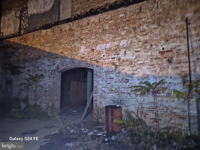 1301 N WOLFE ST, Baltimore, MD 21213