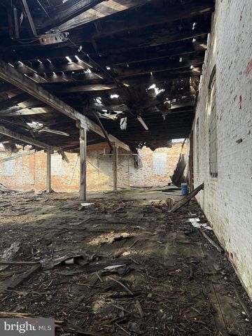 1301 N WOLFE ST, Baltimore, MD 21213