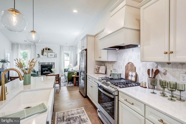 102 VILLAGE DRIVE, Millersville, PA 17551