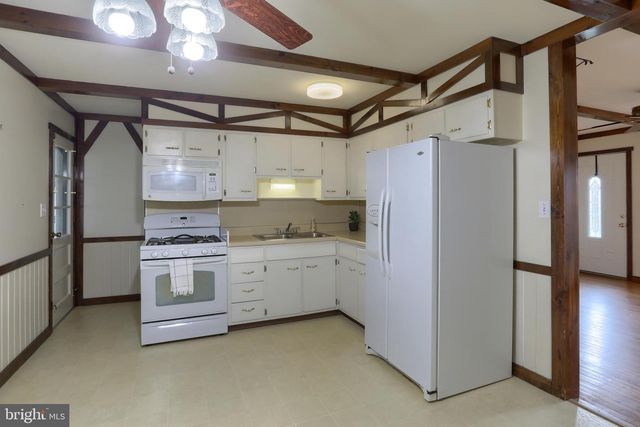 8160 SOMERSET ST, Hummelstown, PA 17036