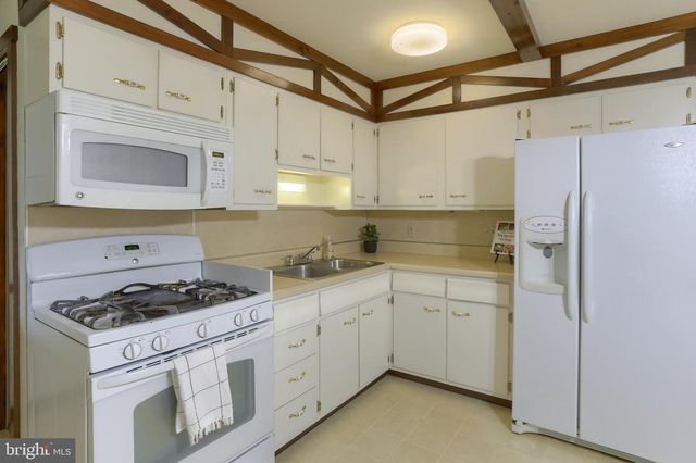 8160 SOMERSET ST, Hummelstown, PA 17036