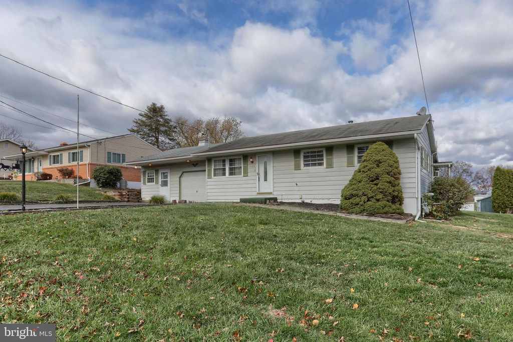 8160 SOMERSET ST, Hummelstown, PA 17036