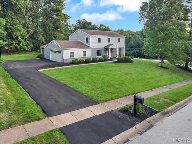 1530 Cornhill Lane, Kirkwood, MO 63122