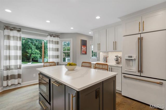 1530 Cornhill Lane, Kirkwood, MO 63122