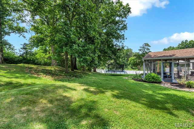 1530 Cornhill Lane, Kirkwood, MO 63122