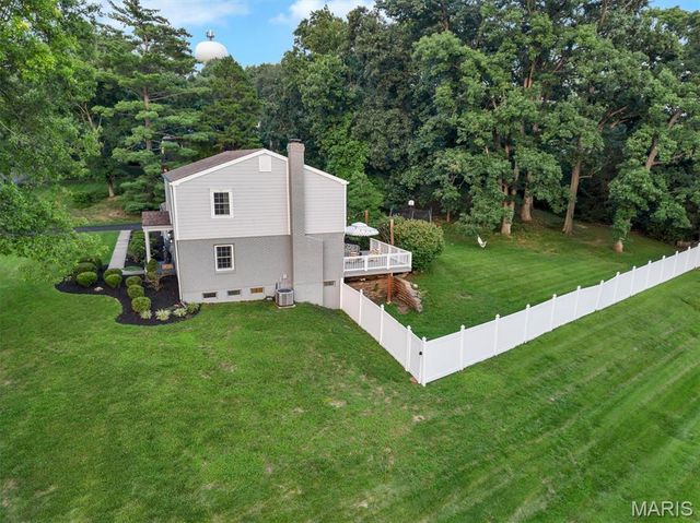 1530 Cornhill Lane, Kirkwood, MO 63122