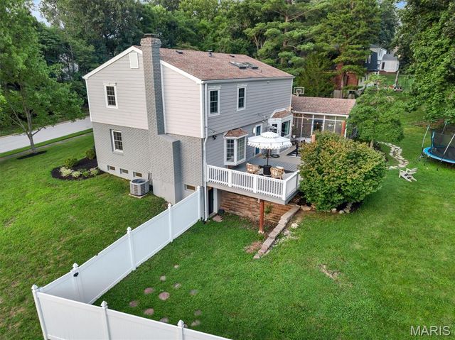 1530 Cornhill Lane, Kirkwood, MO 63122