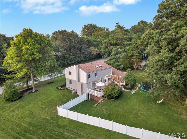 1530 Cornhill Lane, Kirkwood, MO 63122