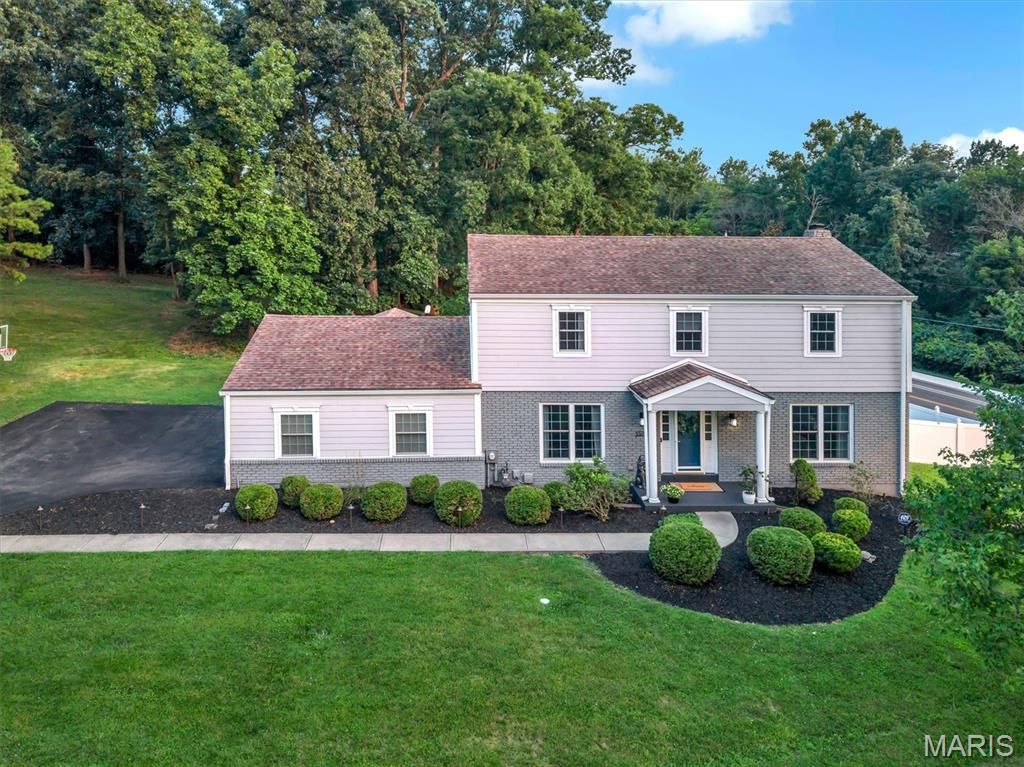 1530 Cornhill Lane, Kirkwood, MO 63122