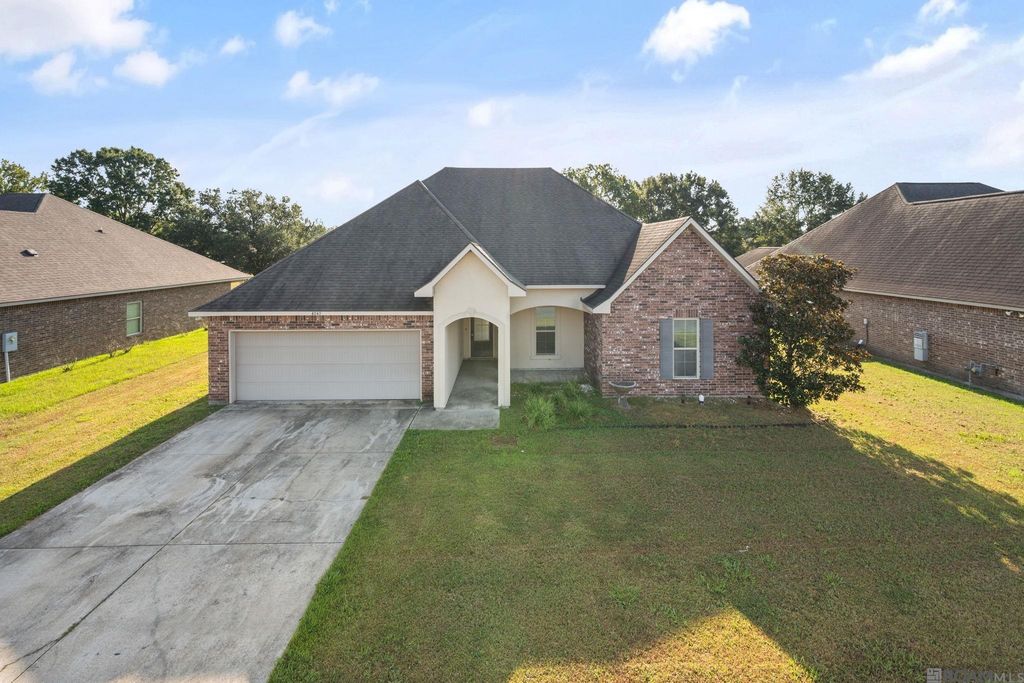 42499 Wynstone Dr, Prairieville, LA 70769
