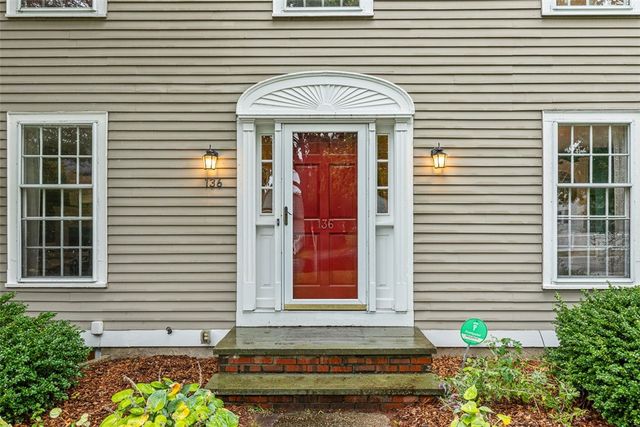 136 Hoyt Avenue, East Providence, RI 02916