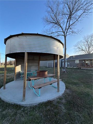 106 S PRESTON Street, Kincaid, KS 66039