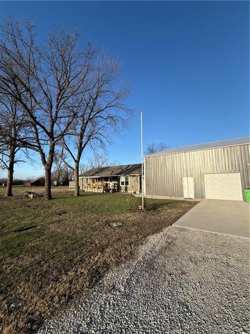 106 S PRESTON Street, Kincaid, KS 66039