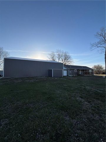 106 S PRESTON Street, Kincaid, KS 66039