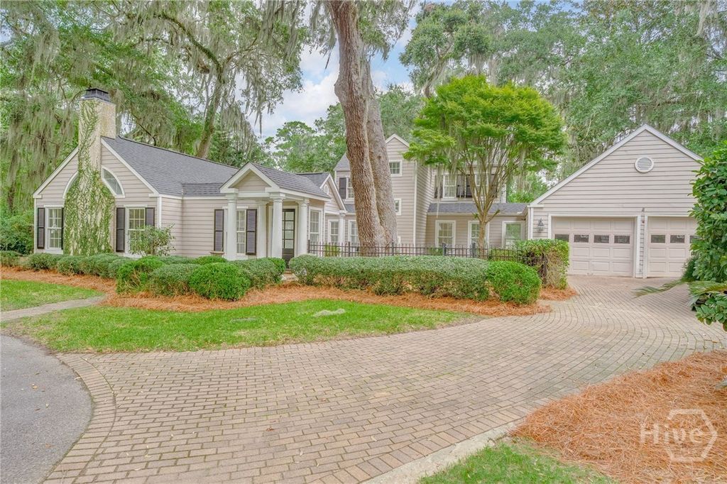 Image 1 of property listing at 9 Dr Louis Way, Savannah, GA 31411