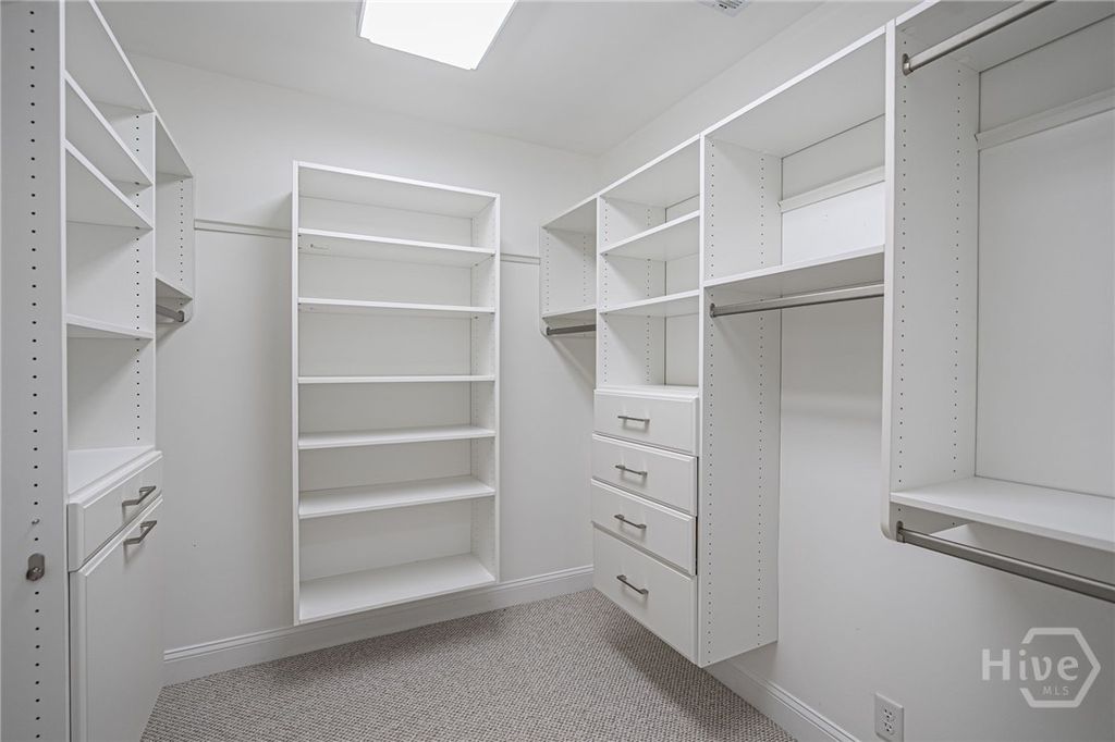 Image 17 of property listing at 9 Dr Louis Way, Savannah, GA 31411