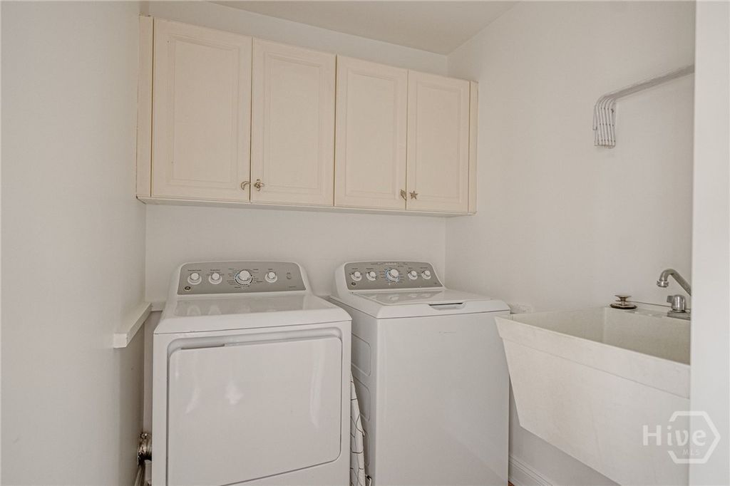 Image 19 of property listing at 9 Dr Louis Way, Savannah, GA 31411