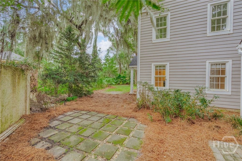 Image 27 of property listing at 9 Dr Louis Way, Savannah, GA 31411