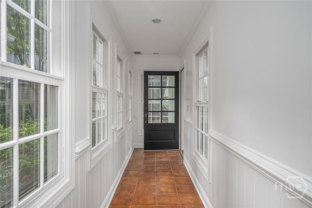 Image 4 of property listing at 9 Dr Louis Way, Savannah, GA 31411