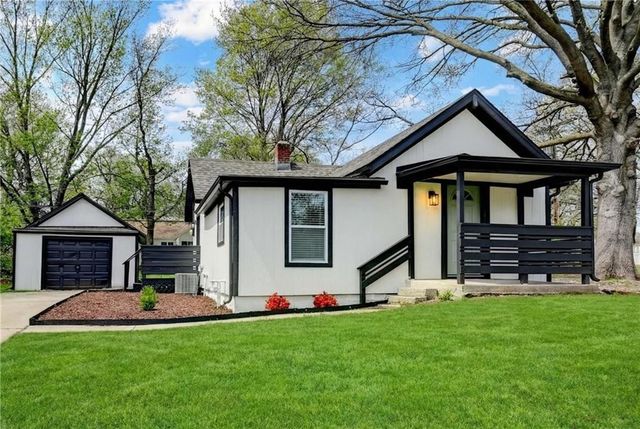 7126 Main Street, Kansas City, MO 64114