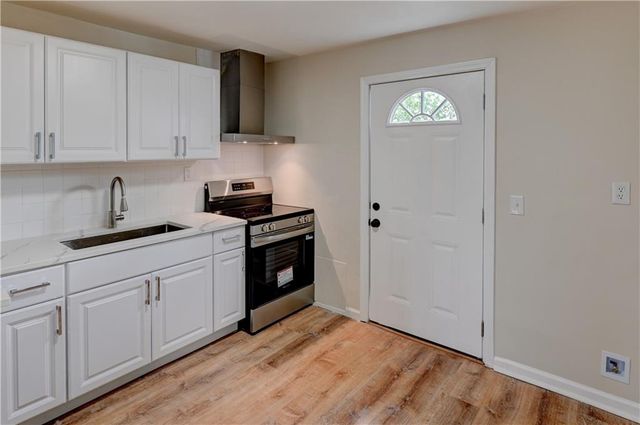 7126 Main Street, Kansas City, MO 64114