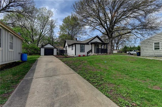 7126 Main Street, Kansas City, MO 64114