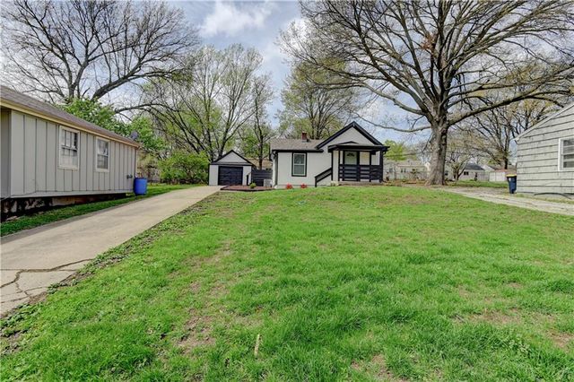 7126 Main Street, Kansas City, MO 64114