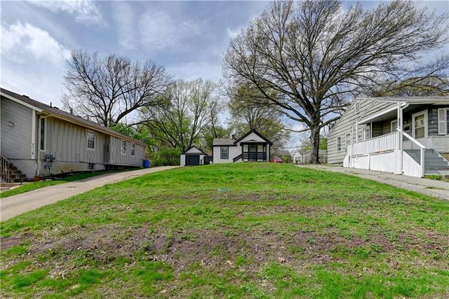 7126 Main Street, Kansas City, MO 64114