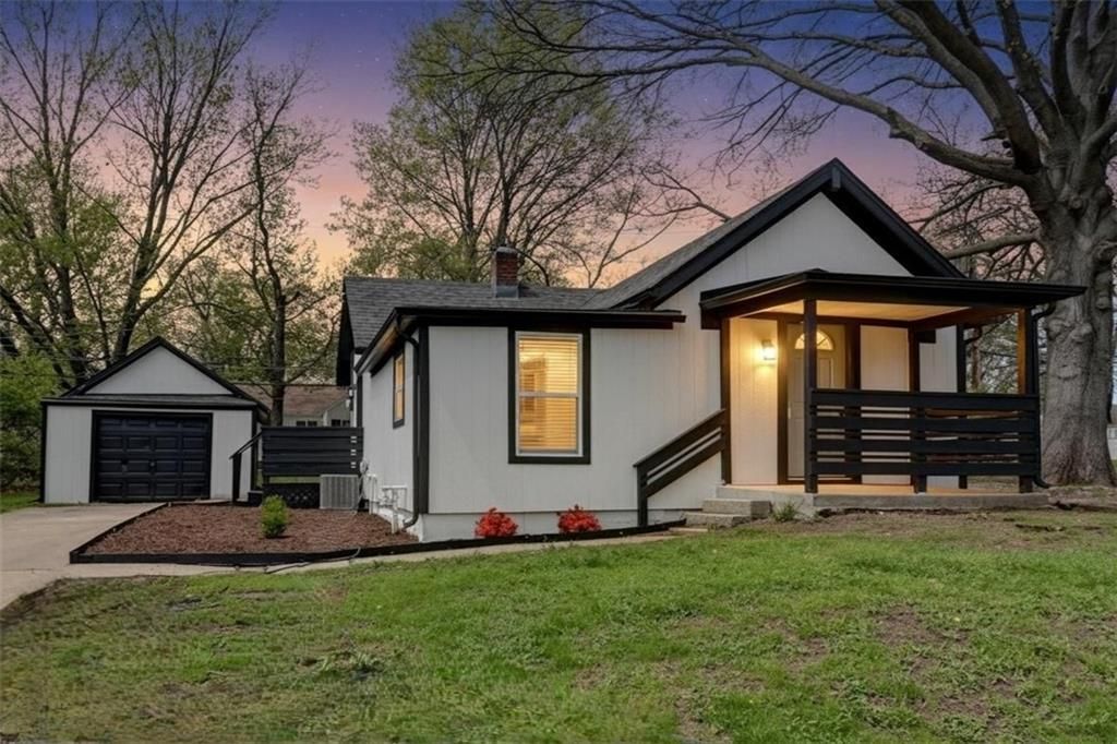 7126 Main Street, Kansas City, MO 64114