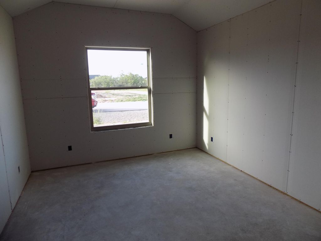Image 11 of property listing at 9737 Jaguar Trail, San Angelo, TX 76901