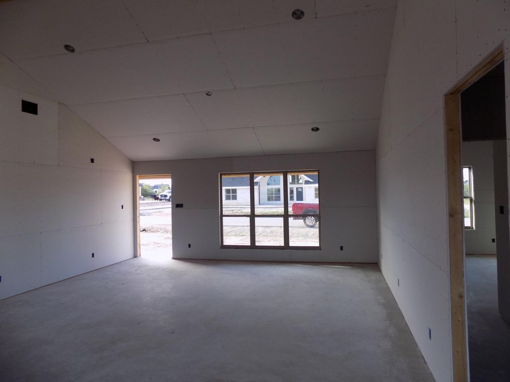 Image 4 of property listing at 9737 Jaguar Trail, San Angelo, TX 76901