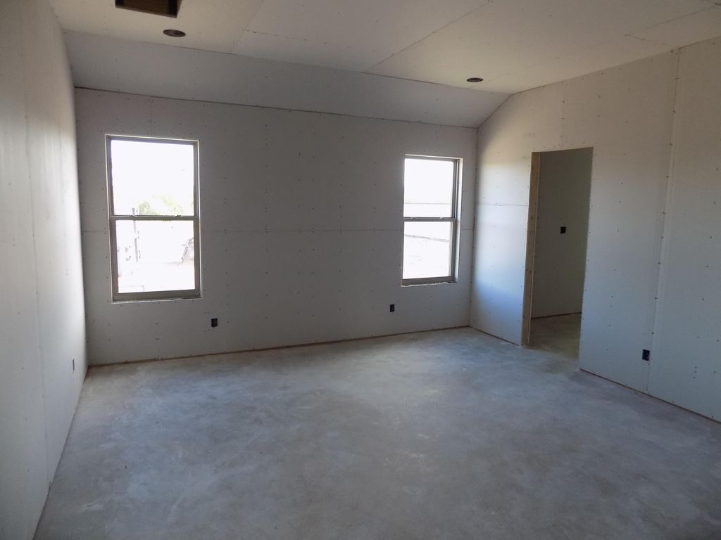 Image 6 of property listing at 9737 Jaguar Trail, San Angelo, TX 76901