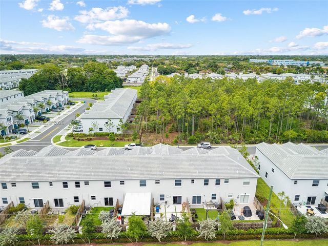 28993 SW 162nd Ct, Homestead, FL 33033