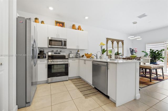 28993 SW 162nd Ct, Homestead, FL 33033