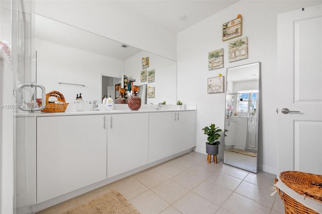 28993 SW 162nd Ct, Homestead, FL 33033