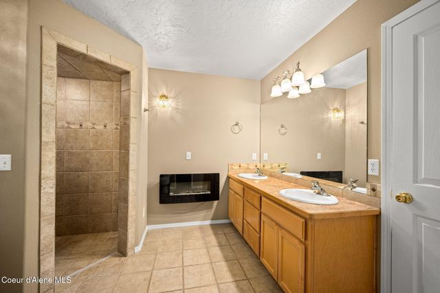 2591 W Diamond Bar RD, Rathdrum, ID 83858