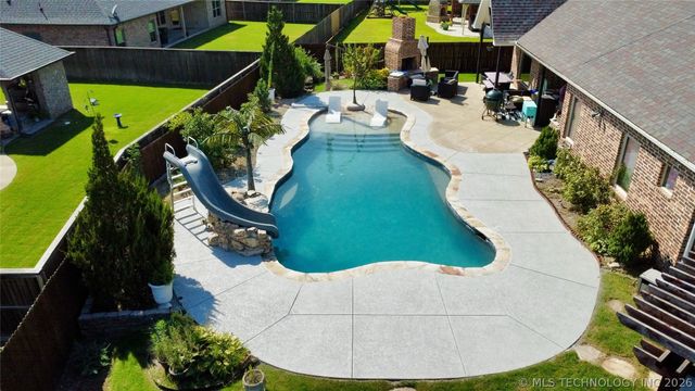 122 E 128th Street S, Jenks, OK 74037