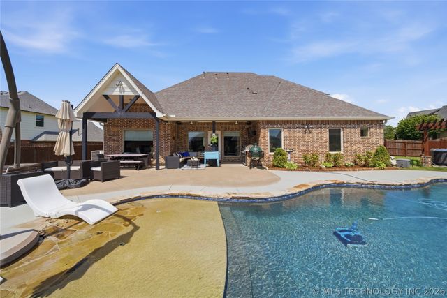 122 E 128th Street S, Jenks, OK 74037