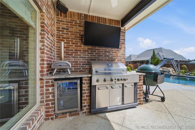 122 E 128th Street S, Jenks, OK 74037