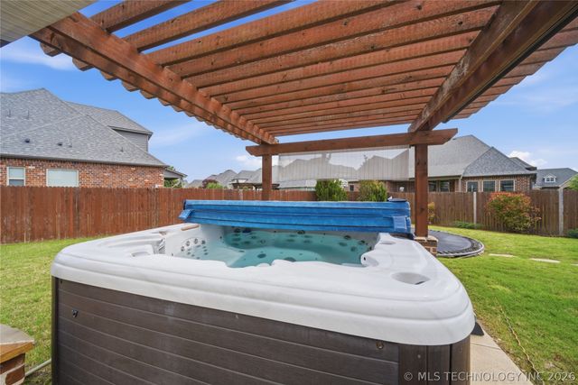 122 E 128th Street S, Jenks, OK 74037