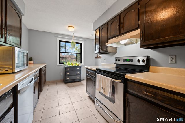 65 Mattabasset Drive 65, Meriden, CT 06450