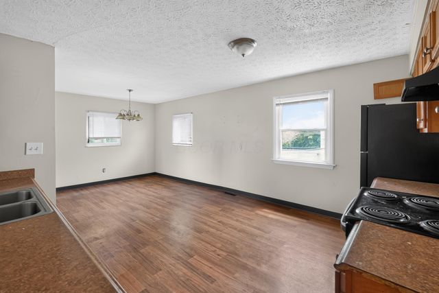 584 S Ashburton Road, Columbus, OH 43213
